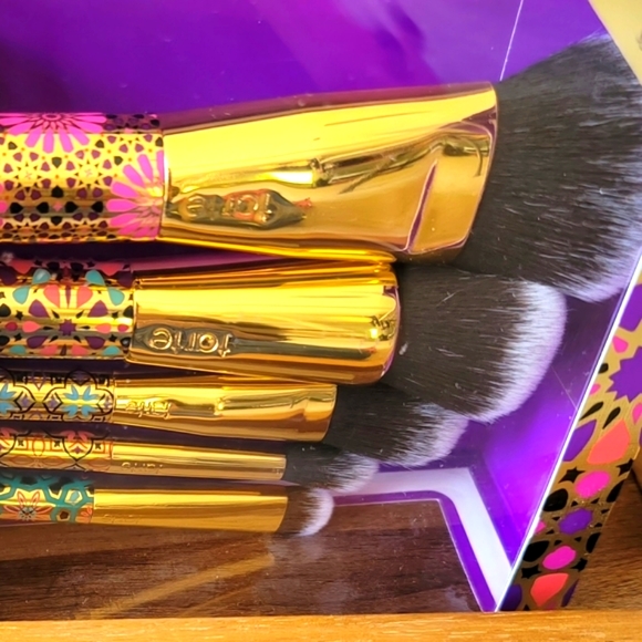 NWT Tarte Limited Edition Artful Accessories Brush Set - Picture 2 of 6
